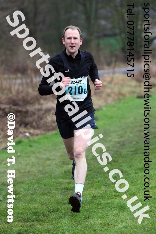Mens veterans Durham Cathedral Cross Country Relays, Maiden Castle, Durham. Photo: David T. Hewitson/Sports for All Pics